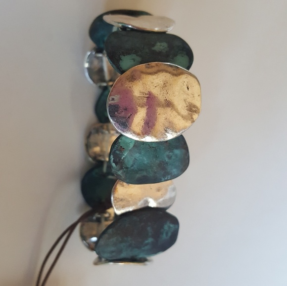 NWT Beautiful Burnished Metal Discs Bracelet - Picture 2 of 7